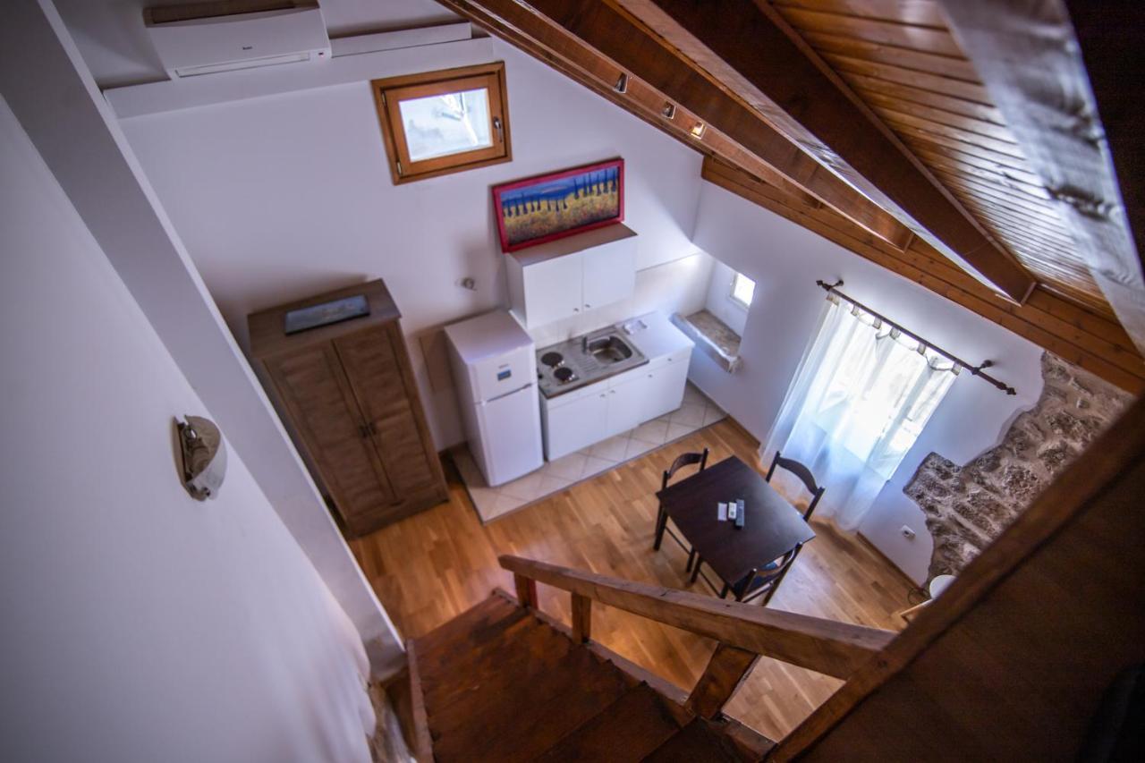 Apartments Loriana Σίμπενικ Εξωτερικό φωτογραφία