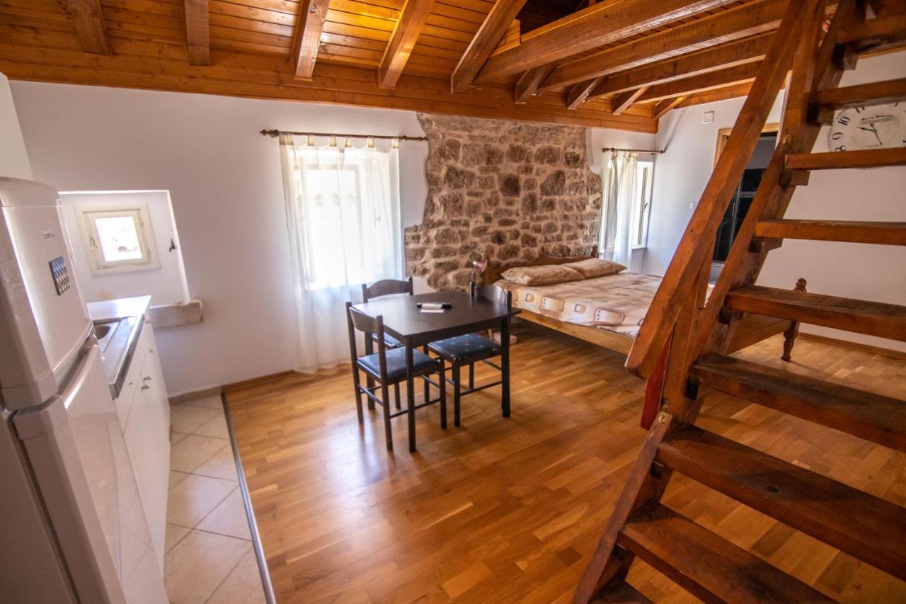Apartments Loriana Σίμπενικ Εξωτερικό φωτογραφία