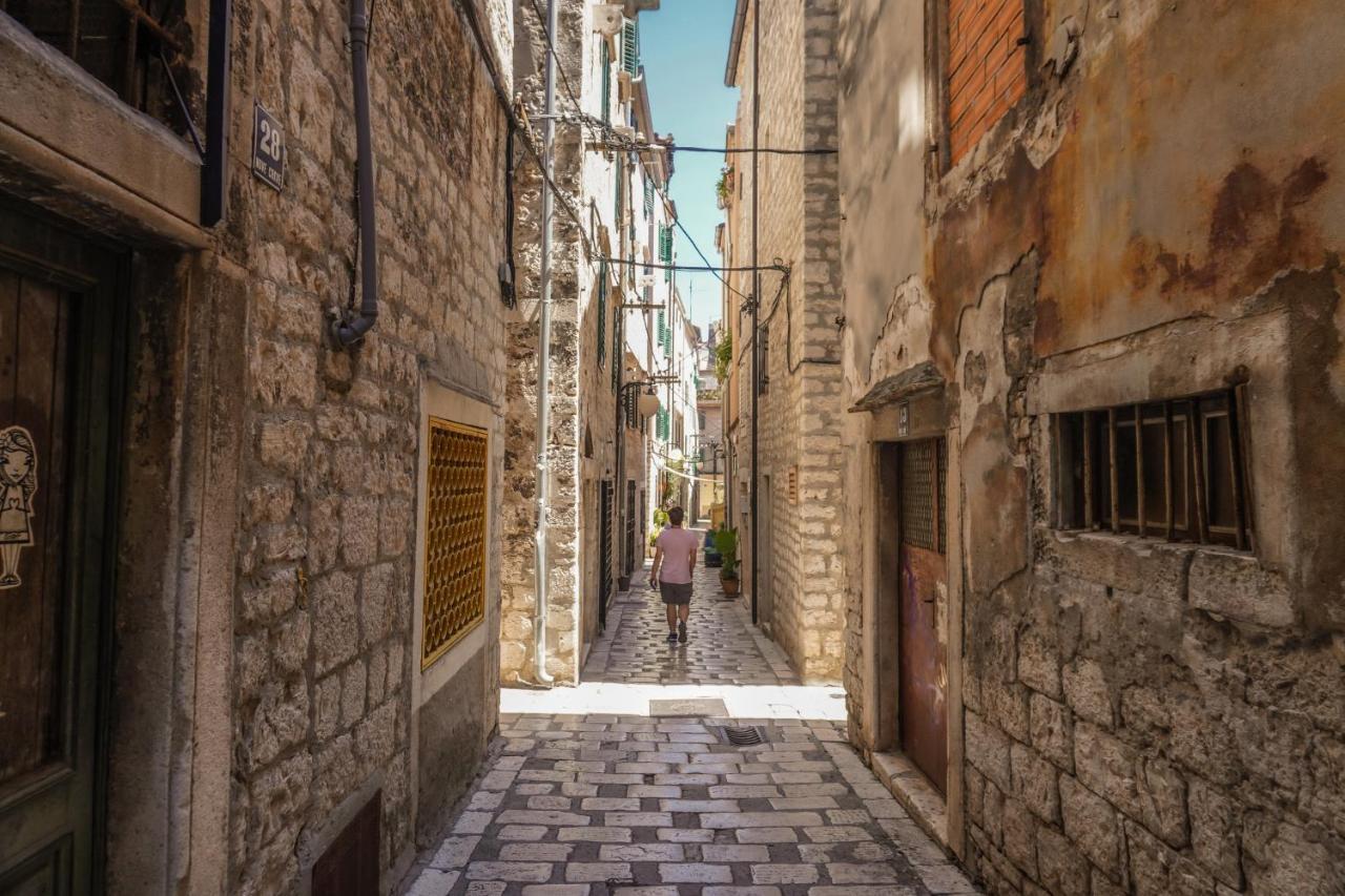 Apartments Loriana Σίμπενικ Εξωτερικό φωτογραφία