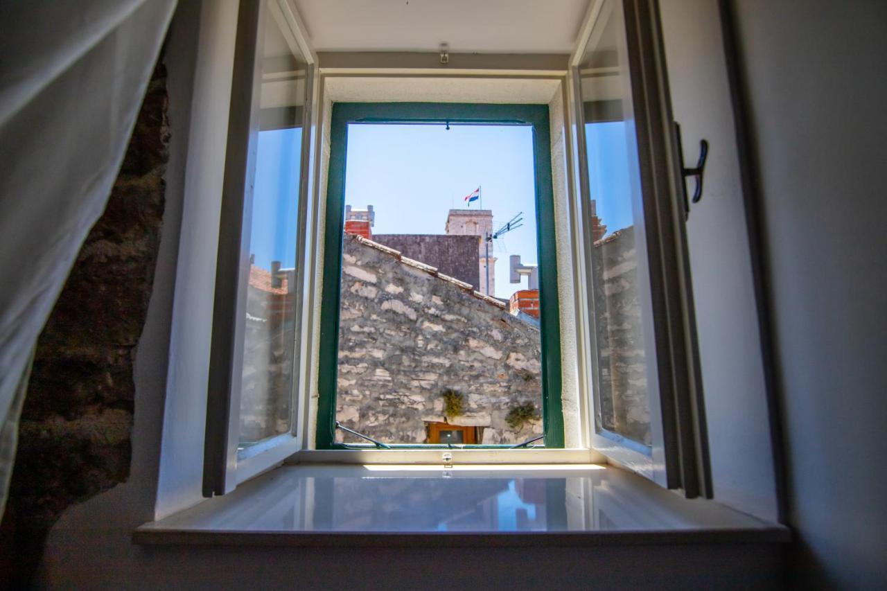 Apartments Loriana Σίμπενικ Εξωτερικό φωτογραφία
