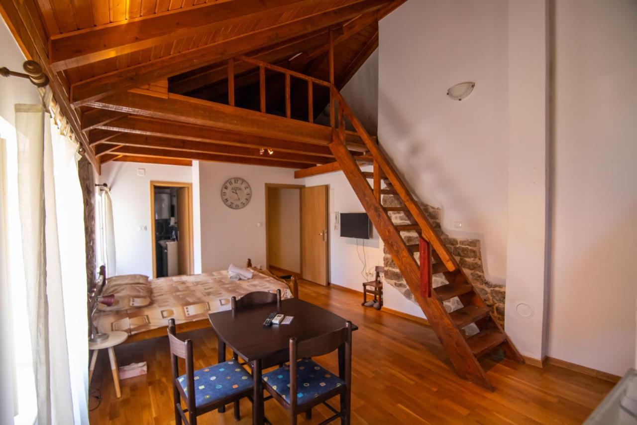 Apartments Loriana Σίμπενικ Εξωτερικό φωτογραφία