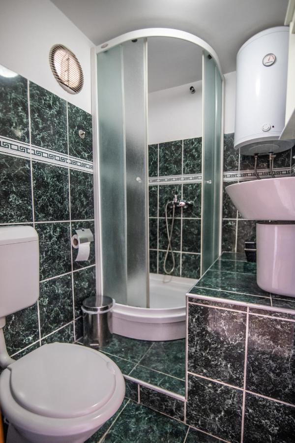Apartments Loriana Σίμπενικ Εξωτερικό φωτογραφία