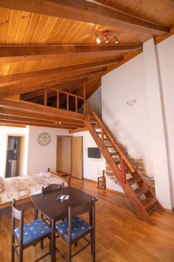Apartments Loriana Σίμπενικ Εξωτερικό φωτογραφία