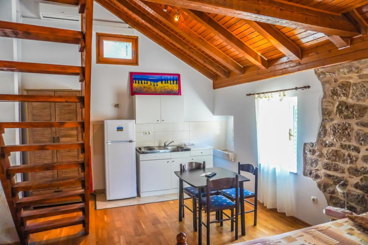 Apartments Loriana Σίμπενικ Εξωτερικό φωτογραφία