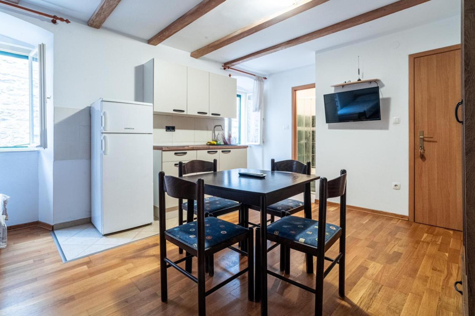 Apartments Loriana Σίμπενικ Εξωτερικό φωτογραφία
