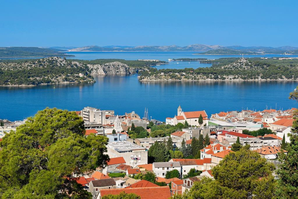 Apartments Loriana Σίμπενικ Εξωτερικό φωτογραφία