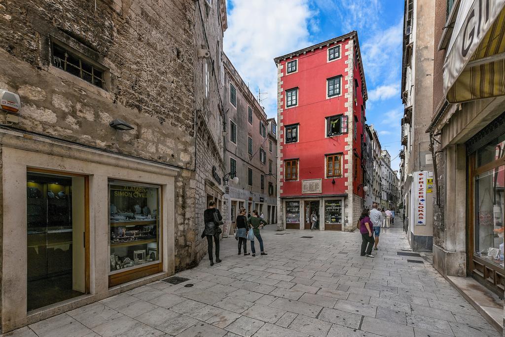 Apartments Loriana Σίμπενικ Εξωτερικό φωτογραφία