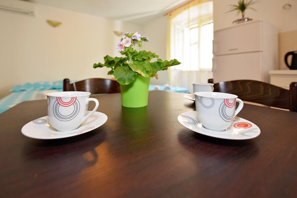 Apartments Loriana Σίμπενικ Εξωτερικό φωτογραφία