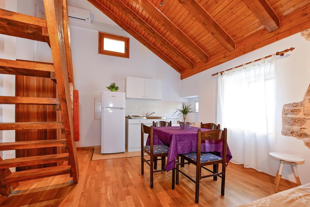 Apartments Loriana Σίμπενικ Εξωτερικό φωτογραφία